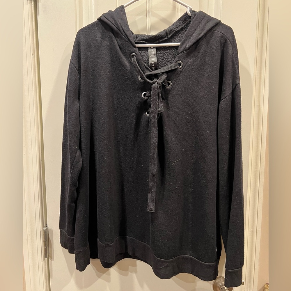 Yogalicious Black Hoodie Sz 1x